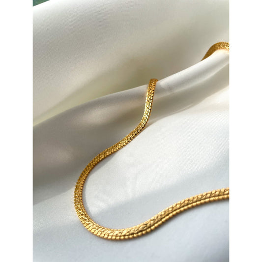 Sleek Gold Necklace