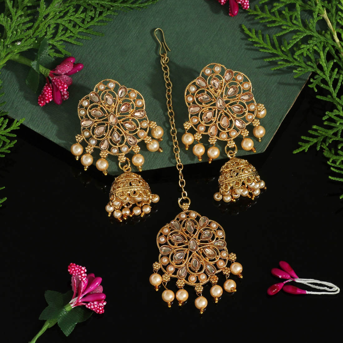 Antique Flower Kundan Tikka Set